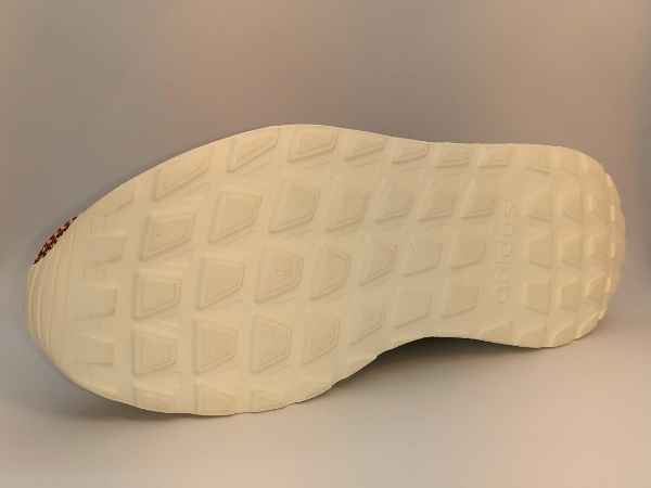 Adidas Questar Flow peach 477