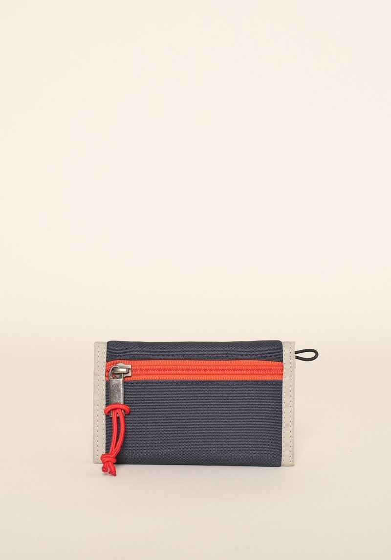 BBMWAL008120AW21_B_800x