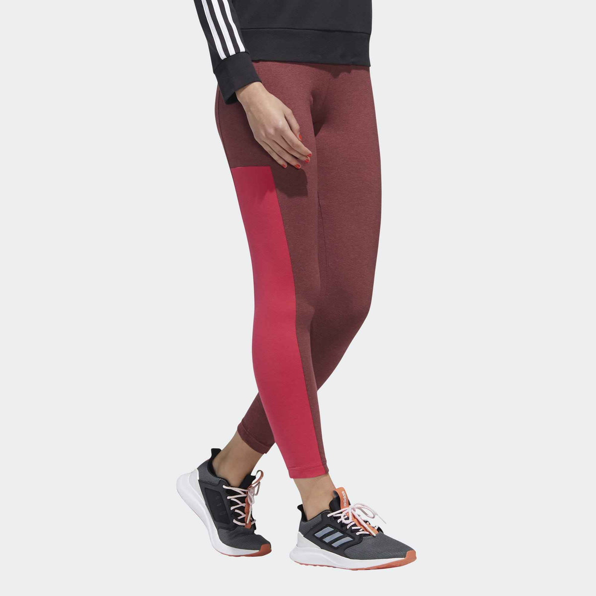 GD2923_on-model_walking_transparent_-_2000x2000.png