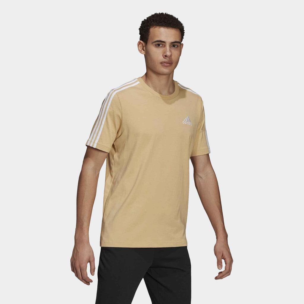 GK9136_on-model_walking_transparent_-_2000x2000.png
