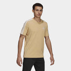 GK9136_on-model_walking_transparent_-_2000x2000.png