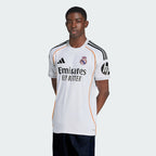 Real_Madrid_25-26_Home_Jersey_White_JJ1931_21_model.jpg