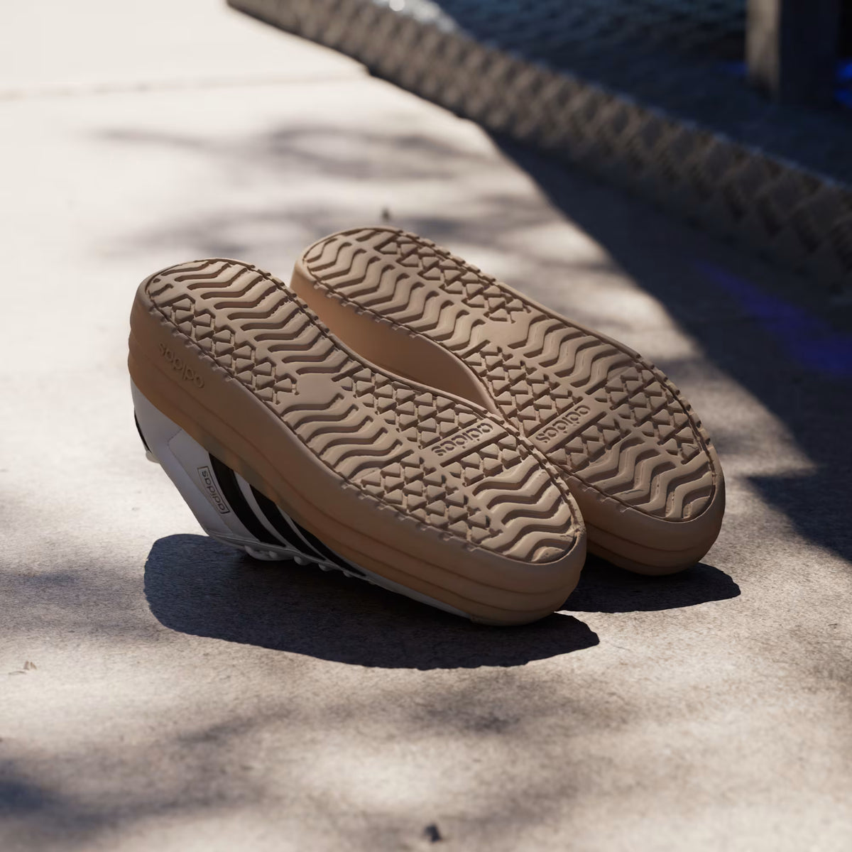 VL_Court_Bold_Shoes_White_IH3083_HM4.jpg