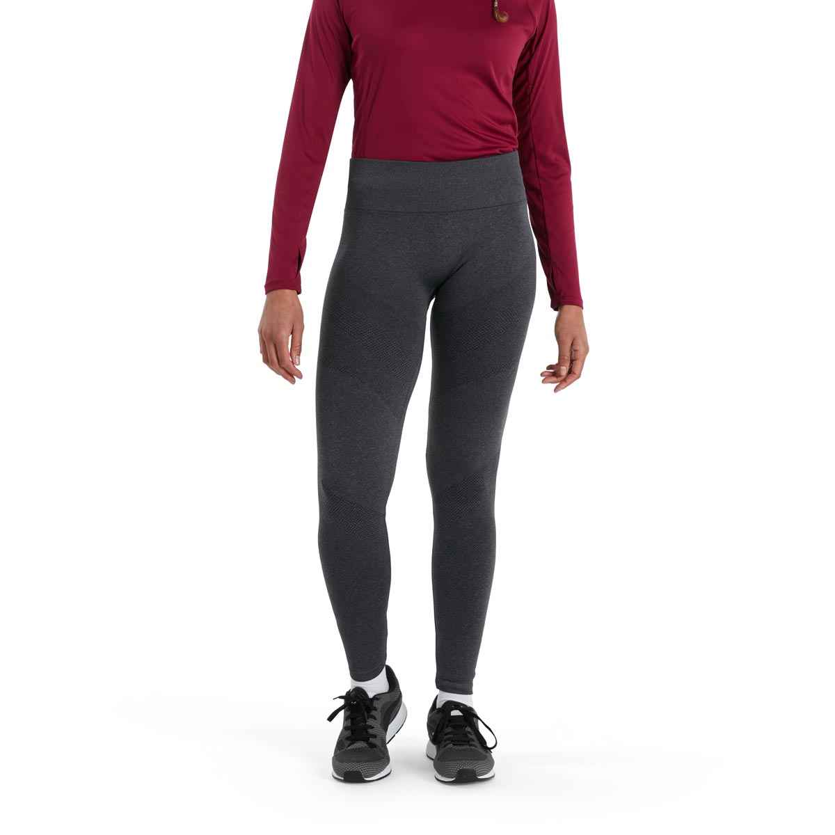 q-a006471y62-y1-model2-72dpi-rgb